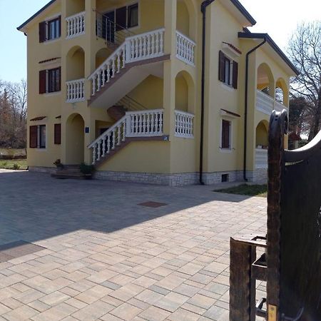 Apartment Smajlovic Kukci Bagian luar foto
