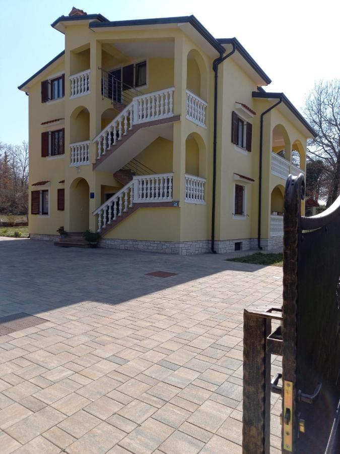 Apartment Smajlovic Kukci Bagian luar foto