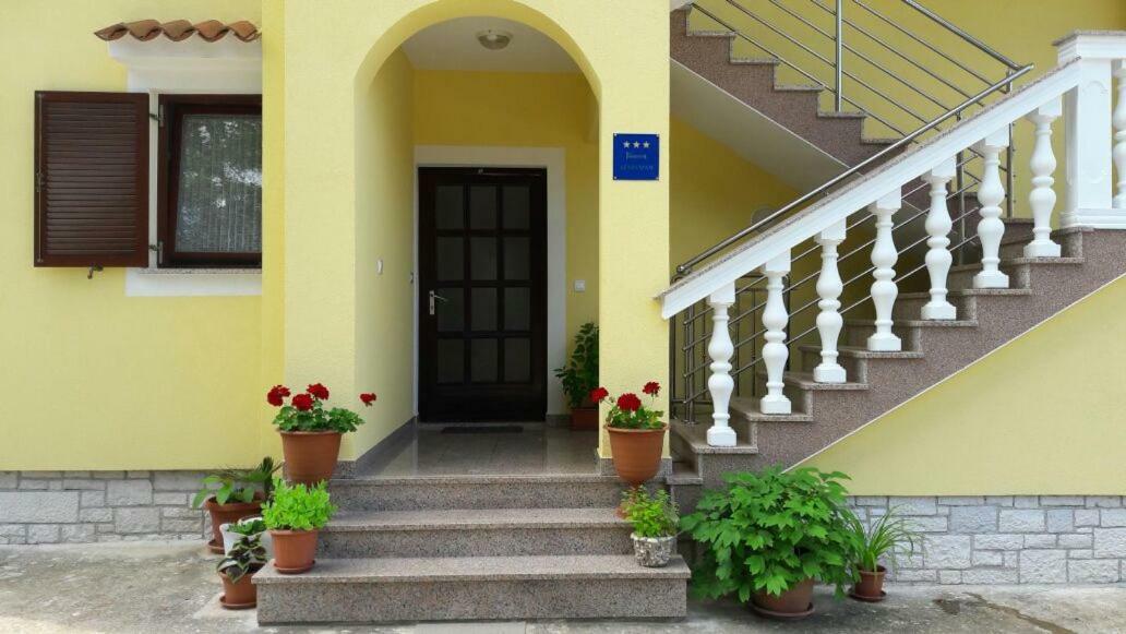 Apartment Smajlovic Kukci Bagian luar foto